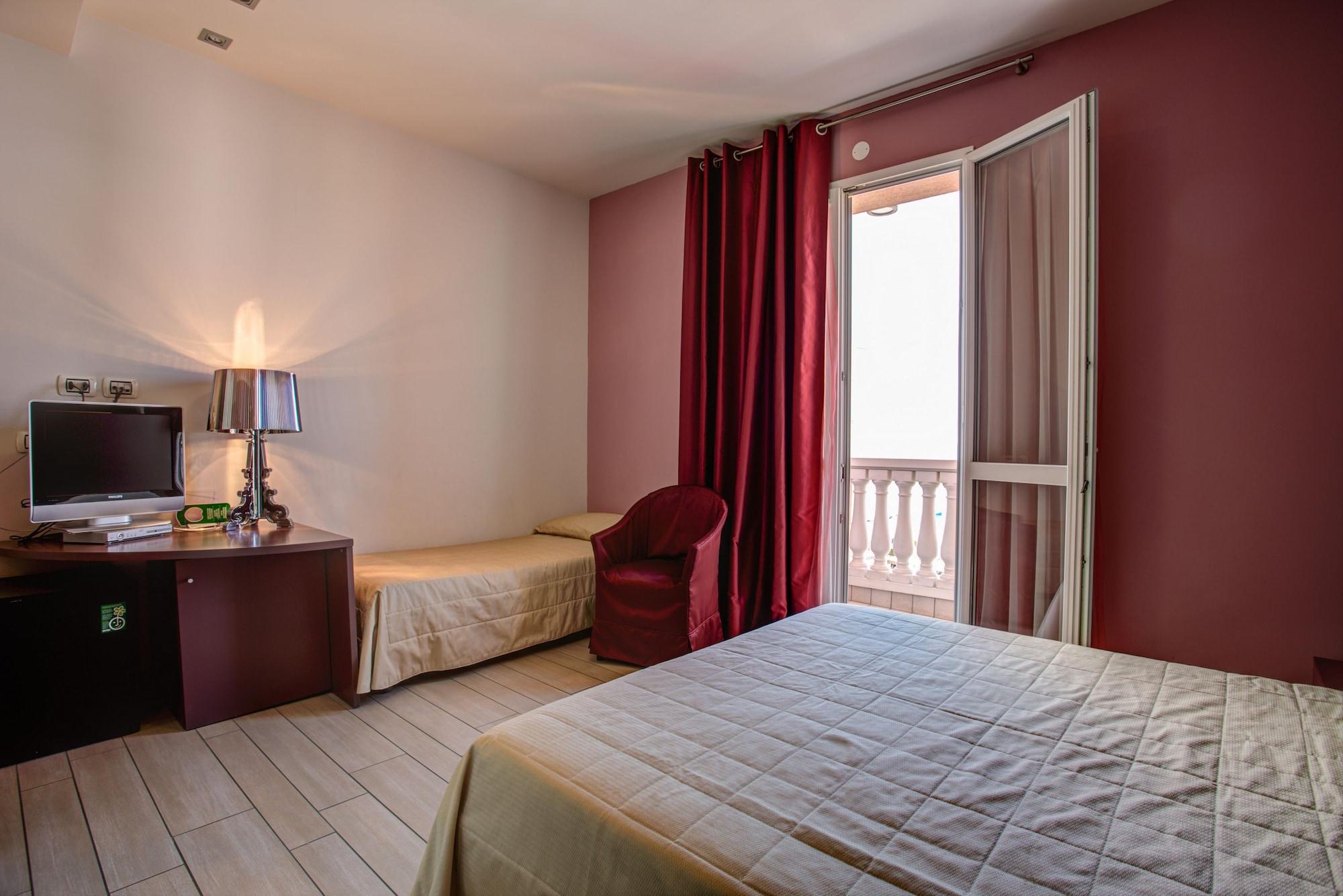 Hotel Fiamma Cesenatico Luaran gambar