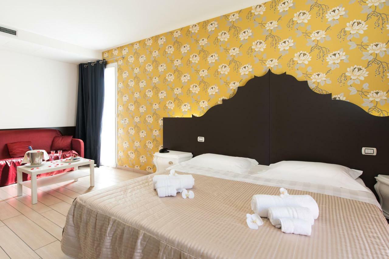 Hotel Fiamma Cesenatico Luaran gambar